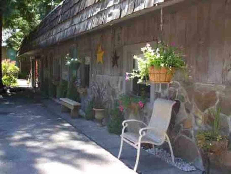 Motel Room With Kitchenette At Base Of Mt Hood Mount Hood Village Экстерьер фото