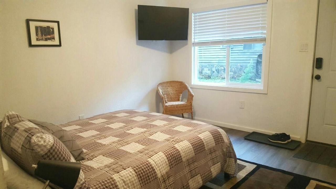 Motel Room With Kitchenette At Base Of Mt Hood Mount Hood Village Экстерьер фото